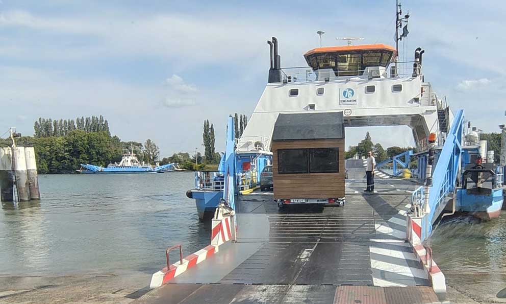 Roulodge embarquement sur le bac de Duclair